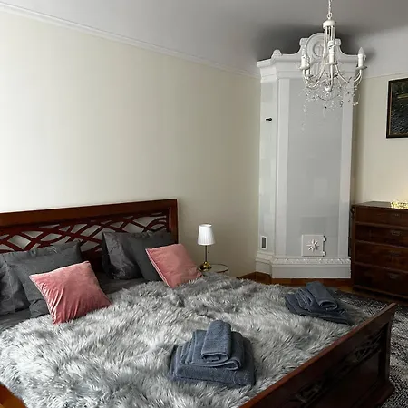 Boutique 4-bedroom Flat Apartment