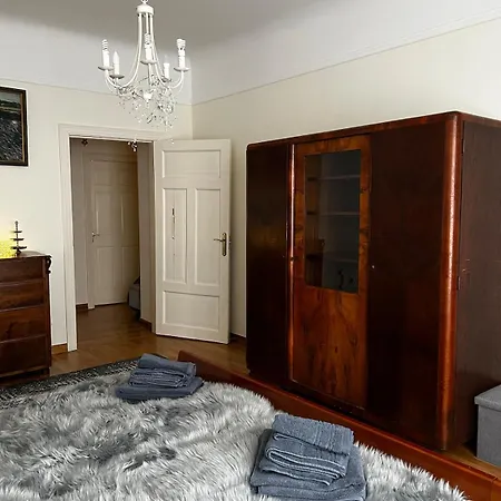 Boutique 4-bedroom Flat *