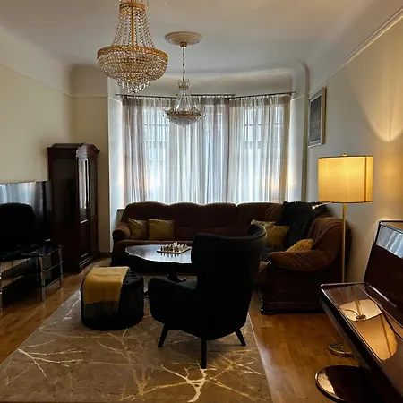 Boutique 4-bedroom Flat Lägenhet Riga