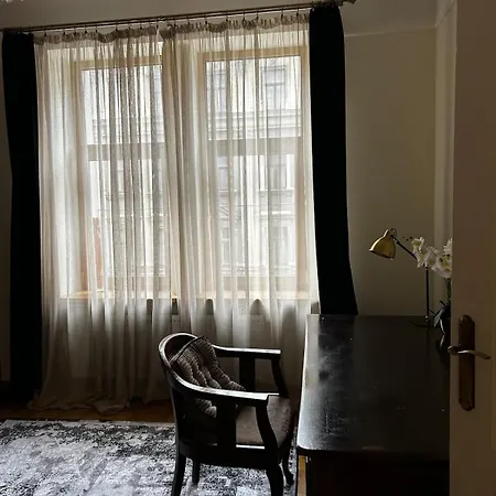 Lägenhet Boutique 4-bedroom Flat