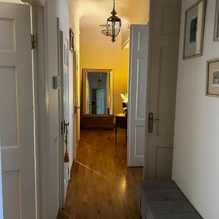 Boutique 4-bedroom Flat Riga